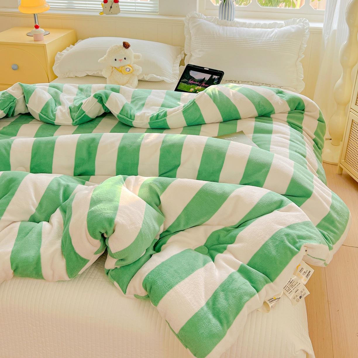 91家纺网 家纺一手货源 找家纺 寐居家纺 2025新款双面牛奶绒冬被被子被芯 荷尔蒙