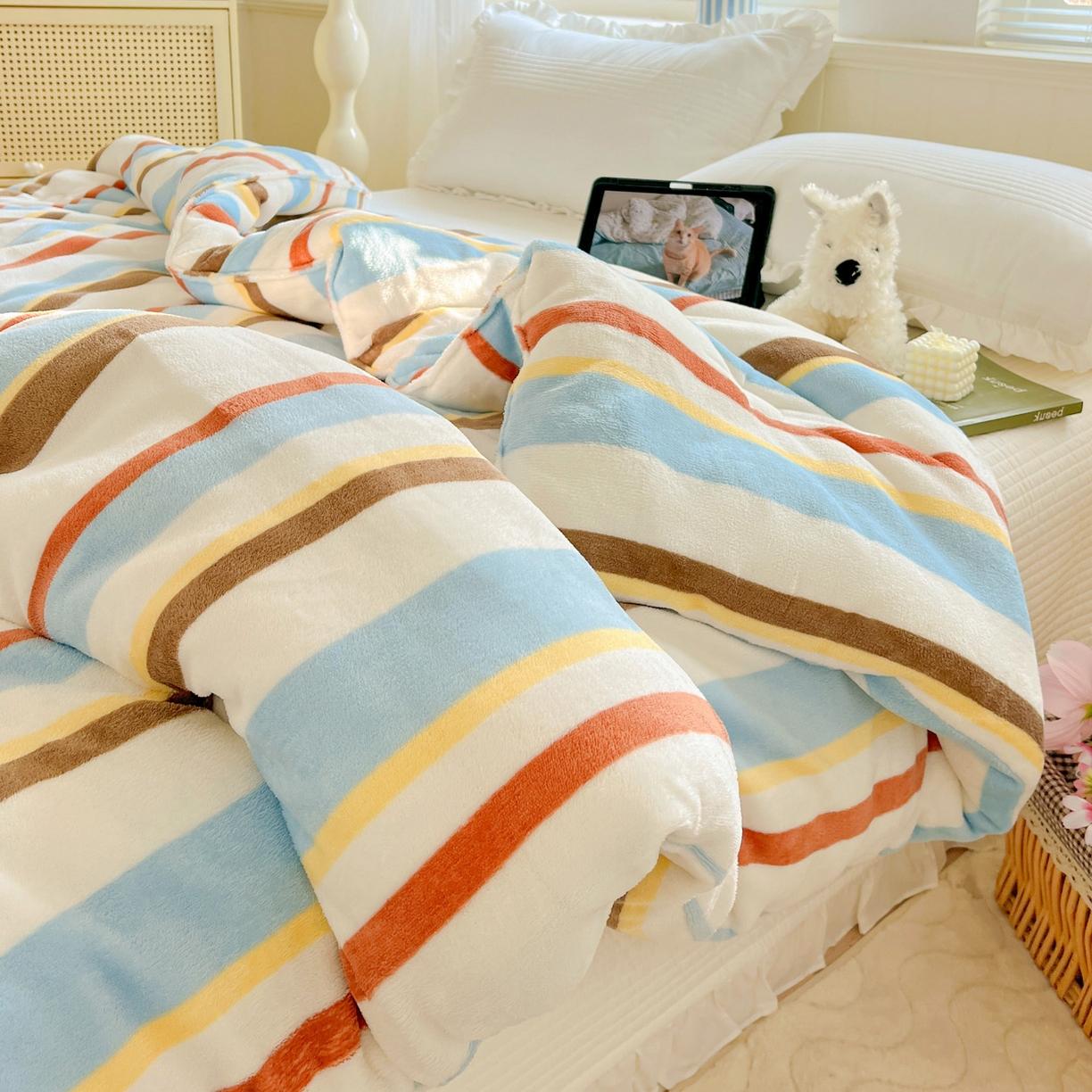 91家纺网 家纺一手货源 找家纺 寐居家纺 2025新款双面牛奶绒冬被被子被芯 晚风