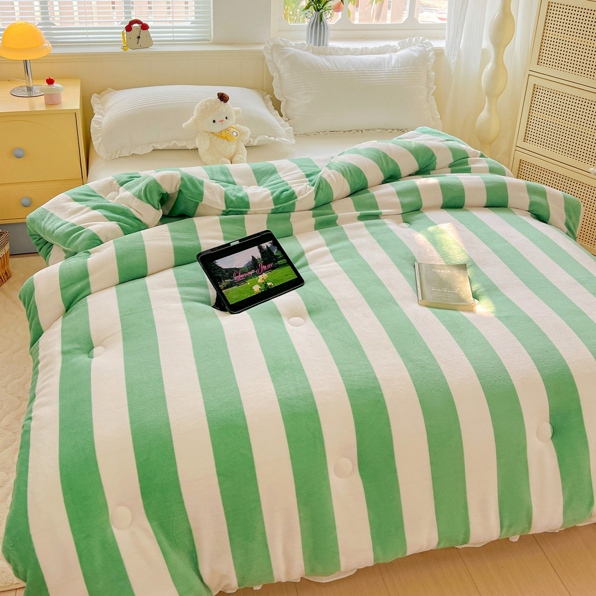 91家纺网 家纺一手货源 找家纺 寐居家纺 2025新款双面牛奶绒冬被被子被芯 荷尔蒙