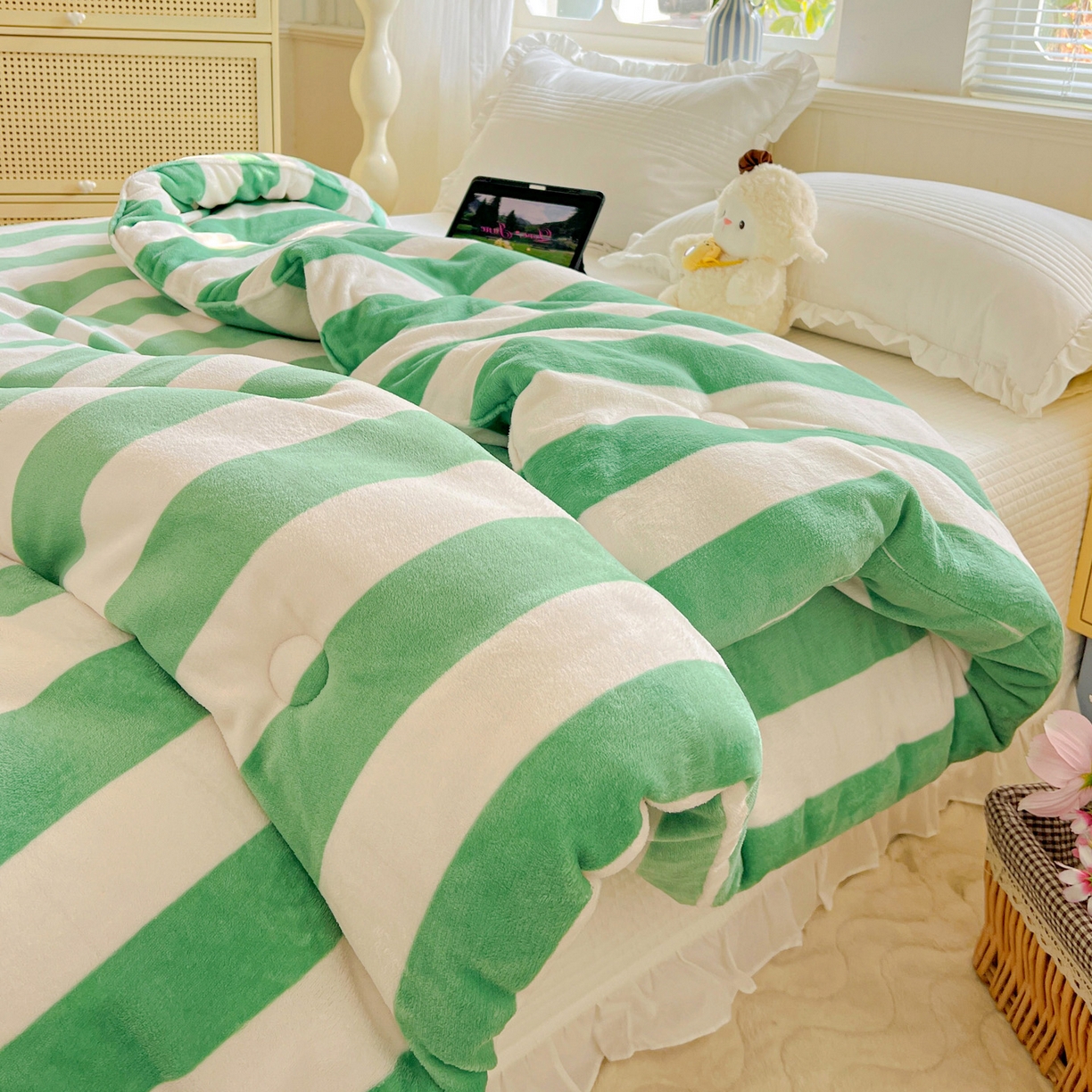 91家纺网 家纺一手货源 找家纺 寐居家纺 2025新款双面牛奶绒冬被被子被芯 荷尔蒙