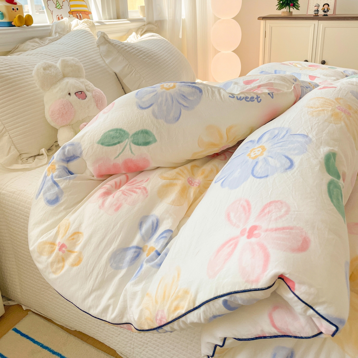 91家纺网 家纺一手货源 找家纺 寐居家纺 2025新款水洗棉印花冬被被子被芯 秘密花园