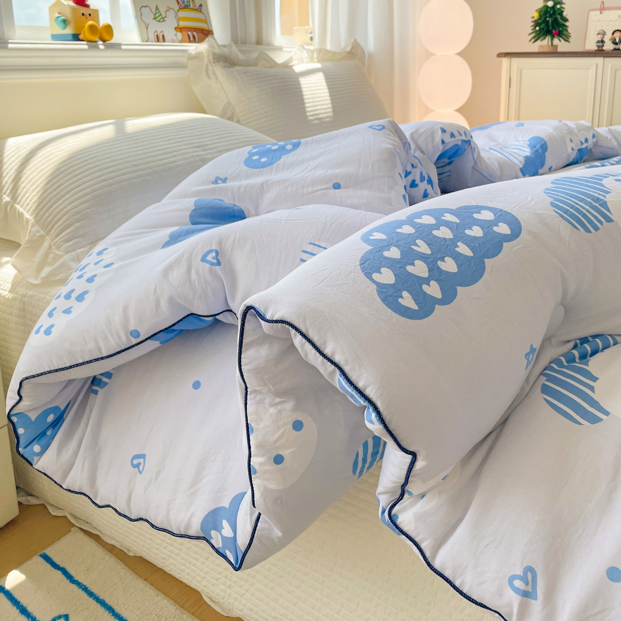 91家纺网 家纺一手货源 找家纺 寐居家纺 2025新款水洗棉印花冬被被子被芯 春雨绵绵