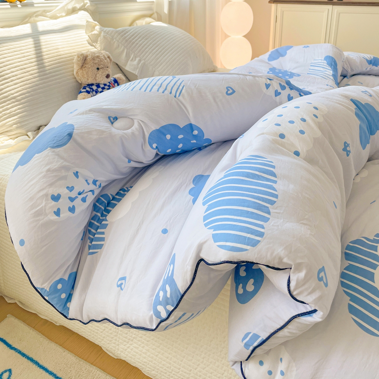 91家纺网 家纺一手货源 找家纺 寐居家纺 2025新款水洗棉印花冬被被子被芯 春雨绵绵