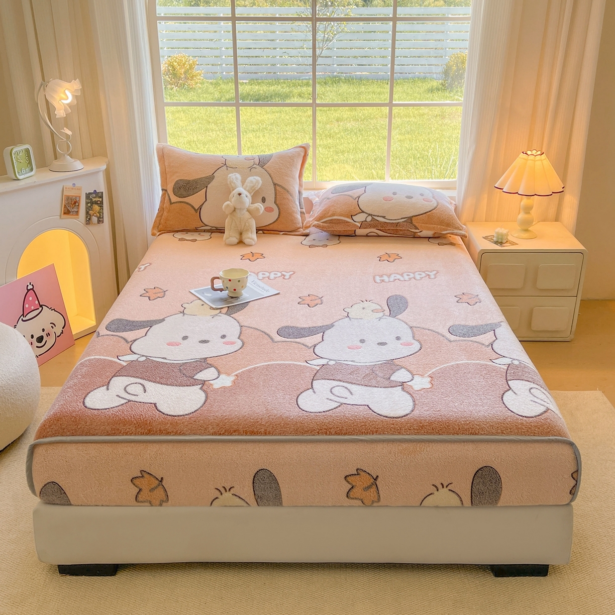 91家纺网 家纺一手货源 找家纺 牵梦萦家纺 2025新款雪花绒立体包边床笠 快乐小狗