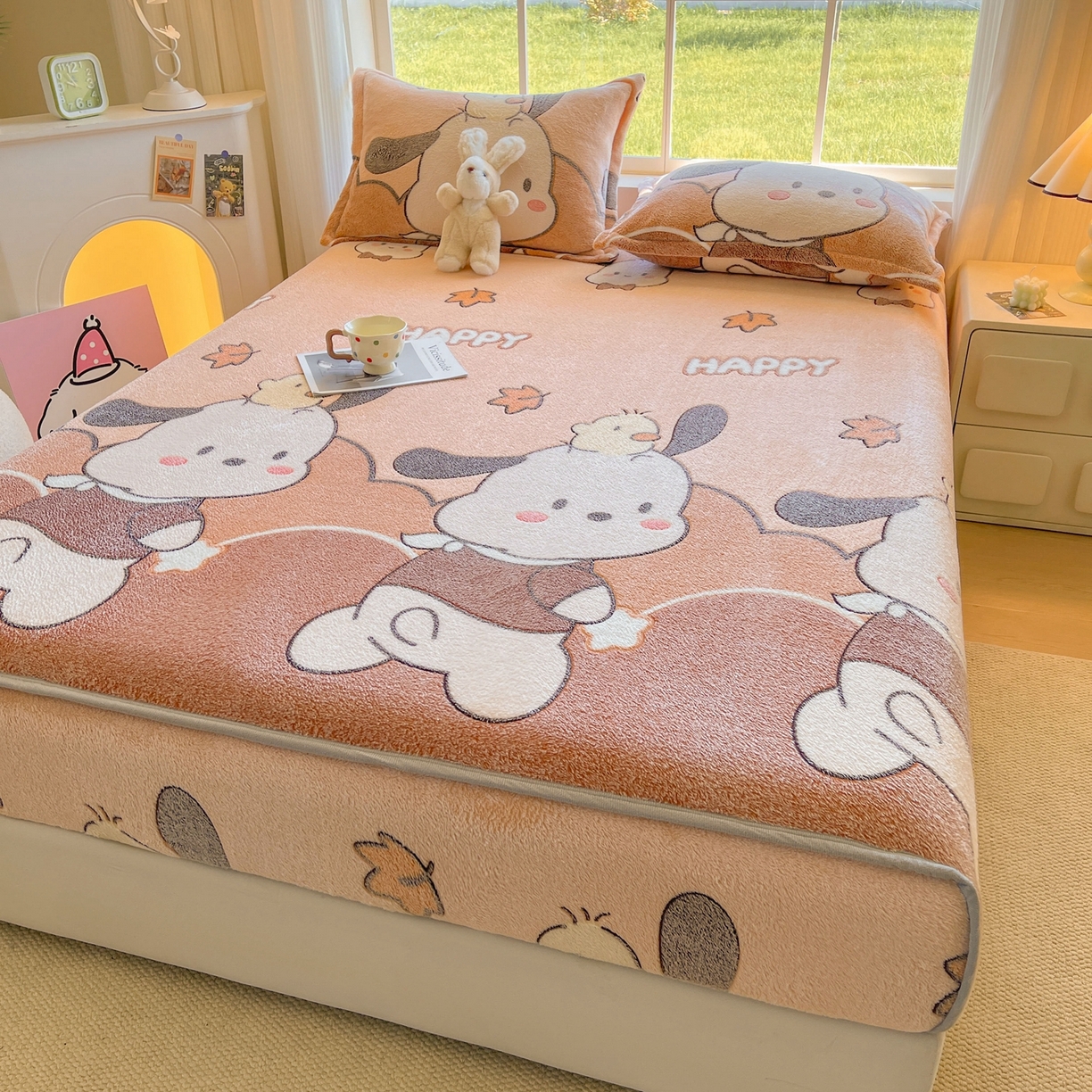 91家纺网 家纺一手货源 找家纺 牵梦萦家纺 2025新款雪花绒立体包边床笠 快乐小狗