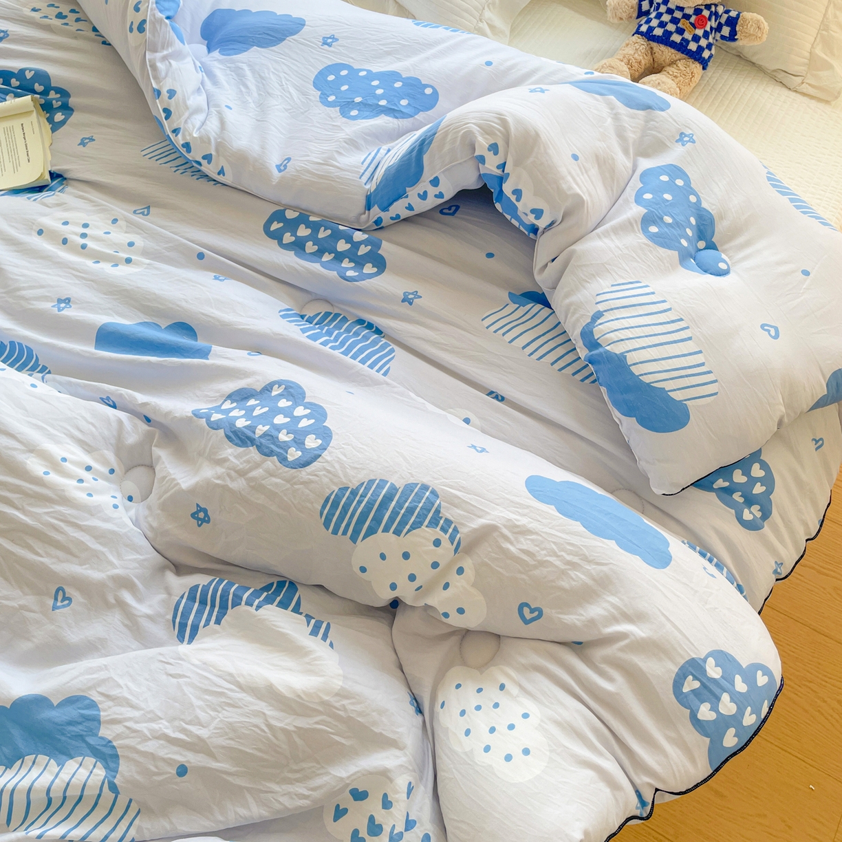 91家纺网 家纺一手货源 找家纺 寐居家纺 2025新款水洗棉印花冬被被子被芯 春雨绵绵