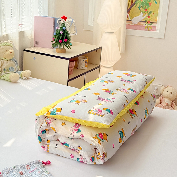 91家纺网 家纺一手货源 找家纺 十九色 2025新款亲肤舒适活套可拆全棉豆豆绒儿童睡袋防踢被 度假狗