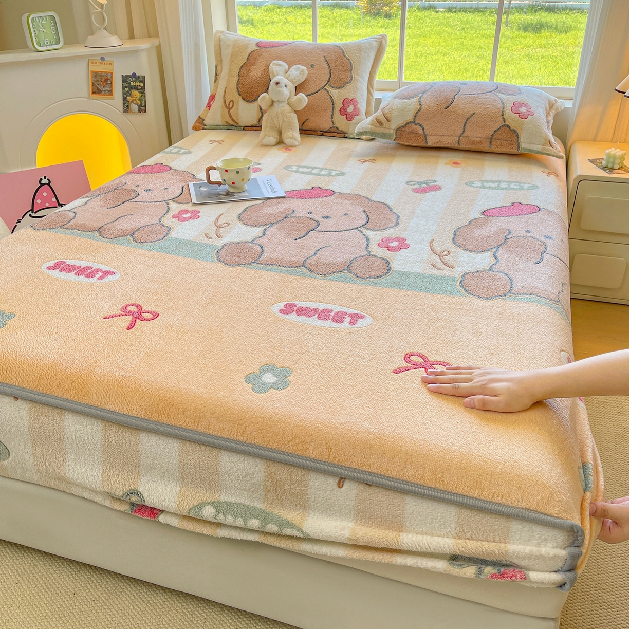 牵梦萦家纺 2025新款雪花绒立体包边床笠 奶油小狗