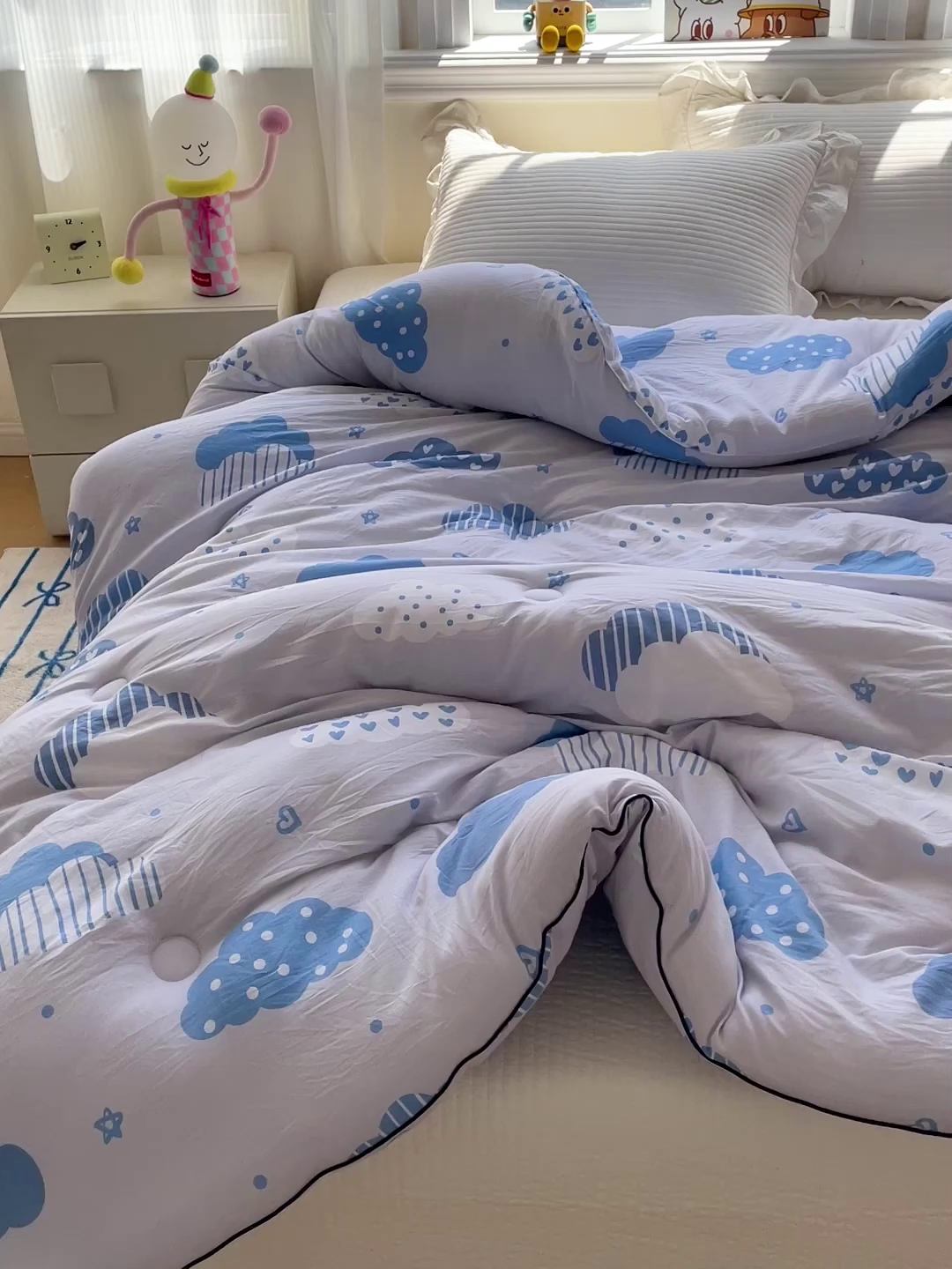 91家纺网 家纺一手货源 找家纺 寐居家纺 2025新款水洗棉印花冬被被子被芯 春雨绵绵