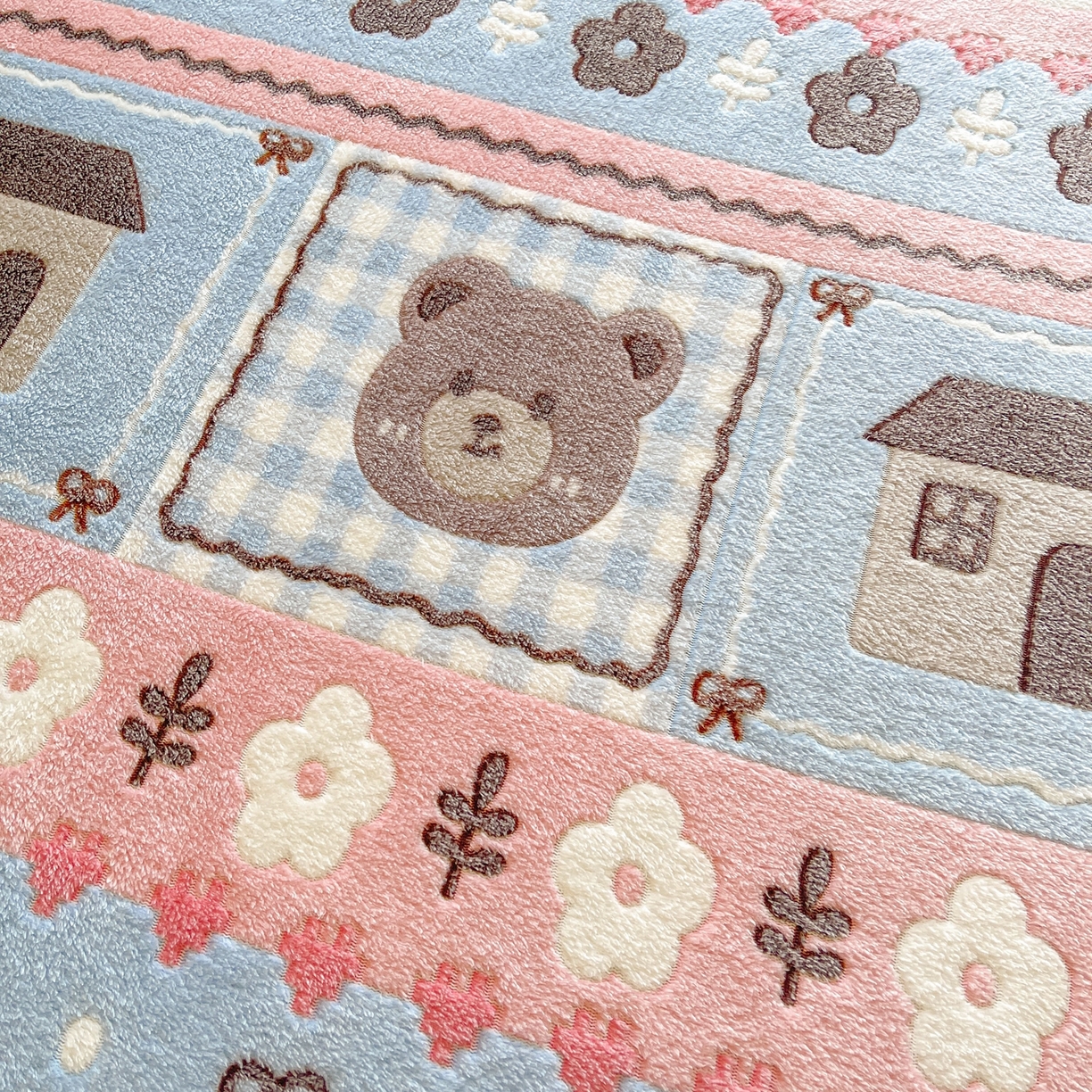 91家纺网 家纺一手货源 找家纺 牵梦萦家纺 2025新款雪花绒立体包边床笠 小熊乐园