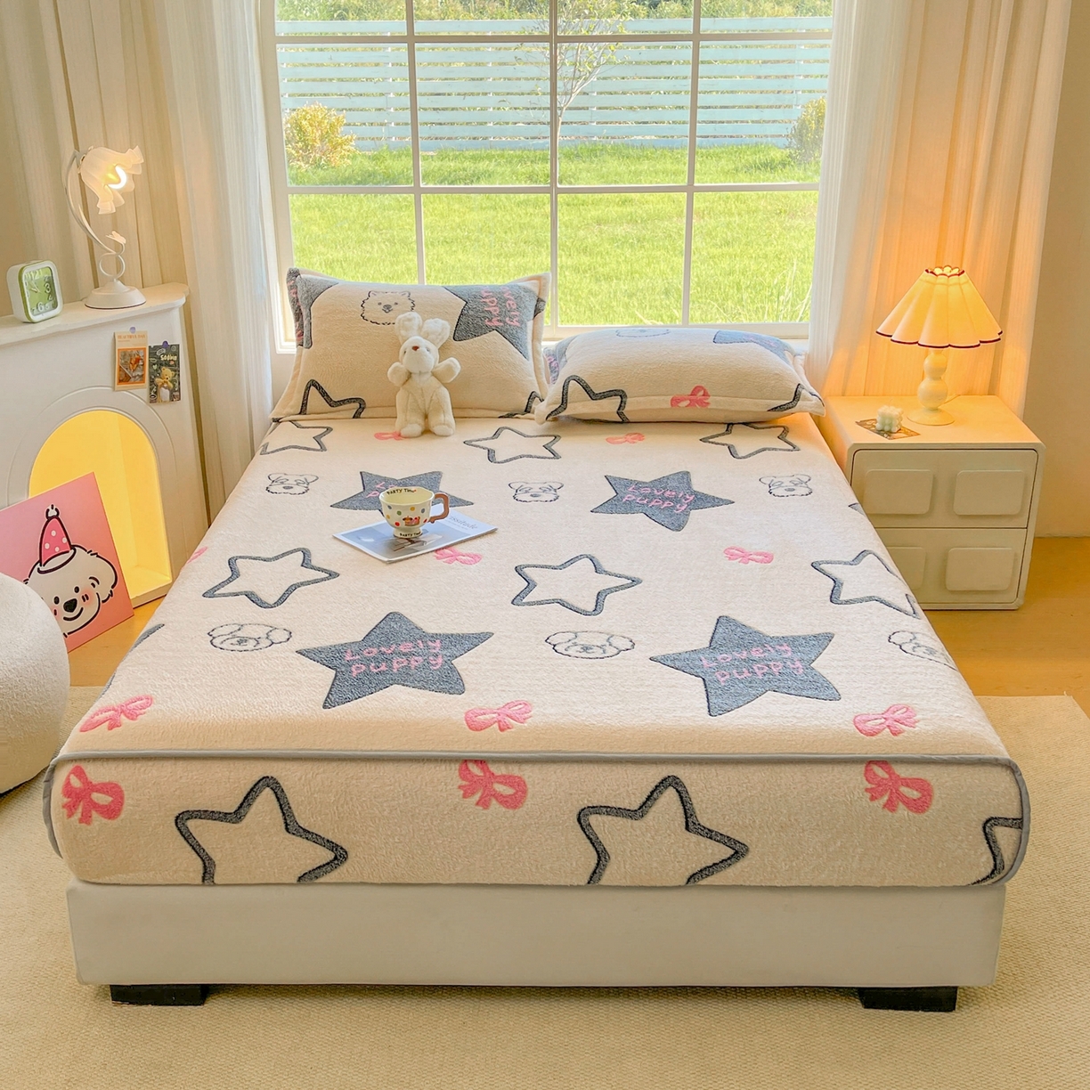 91家纺网 家纺一手货源 找家纺 牵梦萦家纺 2025新款雪花绒立体包边床笠 幸运狗