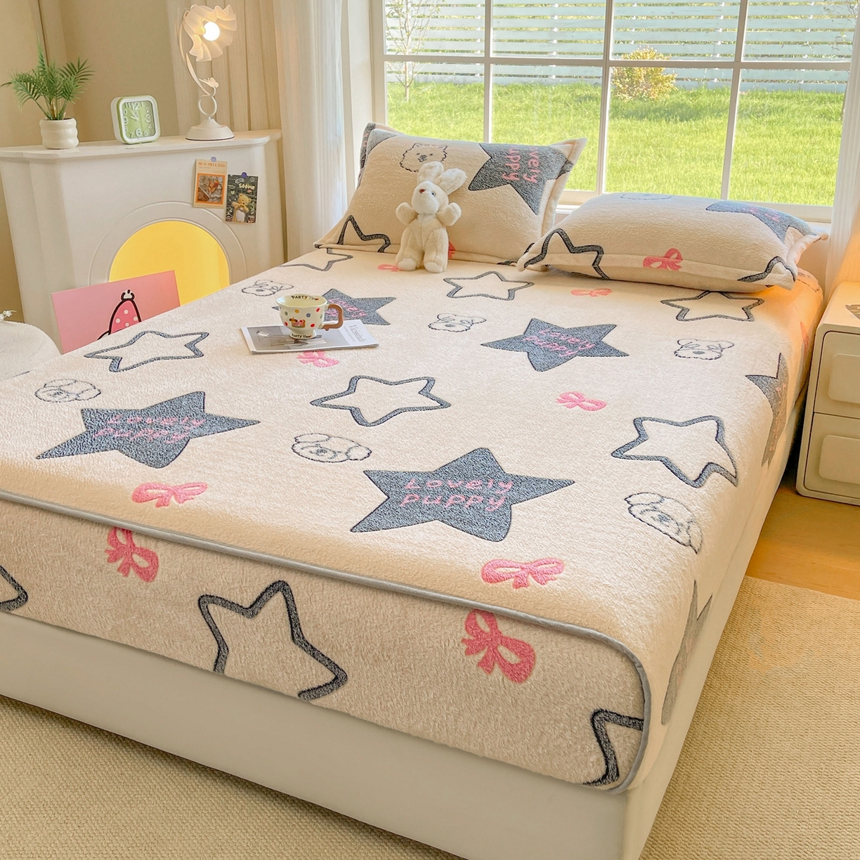 91家纺网 家纺一手货源 找家纺 牵梦萦家纺 2025新款雪花绒立体包边床笠 幸运狗