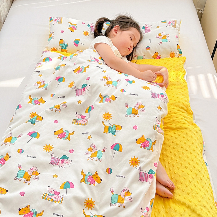 91家纺网 家纺一手货源 找家纺 十九色 2025新款亲肤舒适活套可拆全棉豆豆绒儿童睡袋防踢被 度假狗