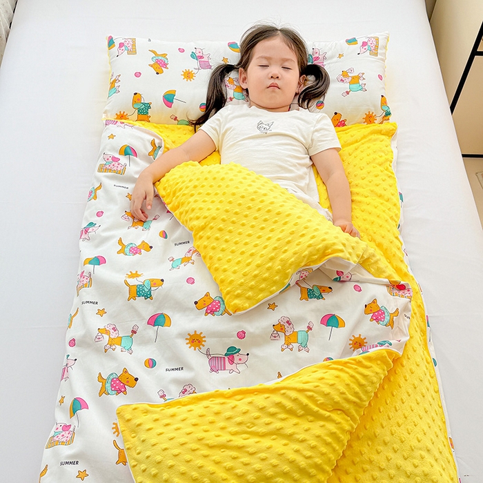 91家纺网 家纺一手货源 找家纺 十九色 2025新款亲肤舒适活套可拆全棉豆豆绒儿童睡袋防踢被 度假狗