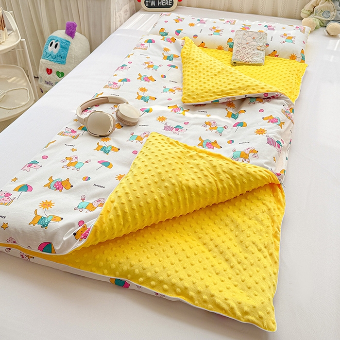 91家纺网 家纺一手货源 找家纺 十九色 2025新款亲肤舒适活套可拆全棉豆豆绒儿童睡袋防踢被 度假狗