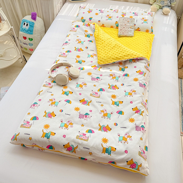 91家纺网 家纺一手货源 找家纺 十九色 2025新款亲肤舒适活套可拆全棉豆豆绒儿童睡袋防踢被 度假狗