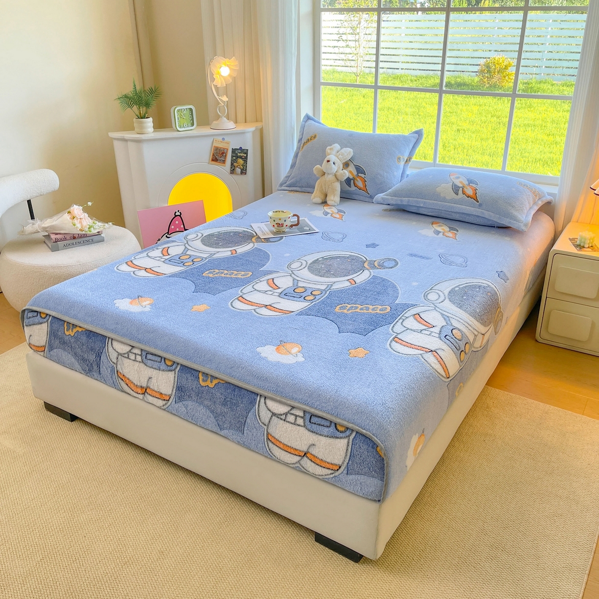 91家纺网 家纺一手货源 找家纺 牵梦萦家纺 2025新款雪花绒立体包边床笠 宇航员