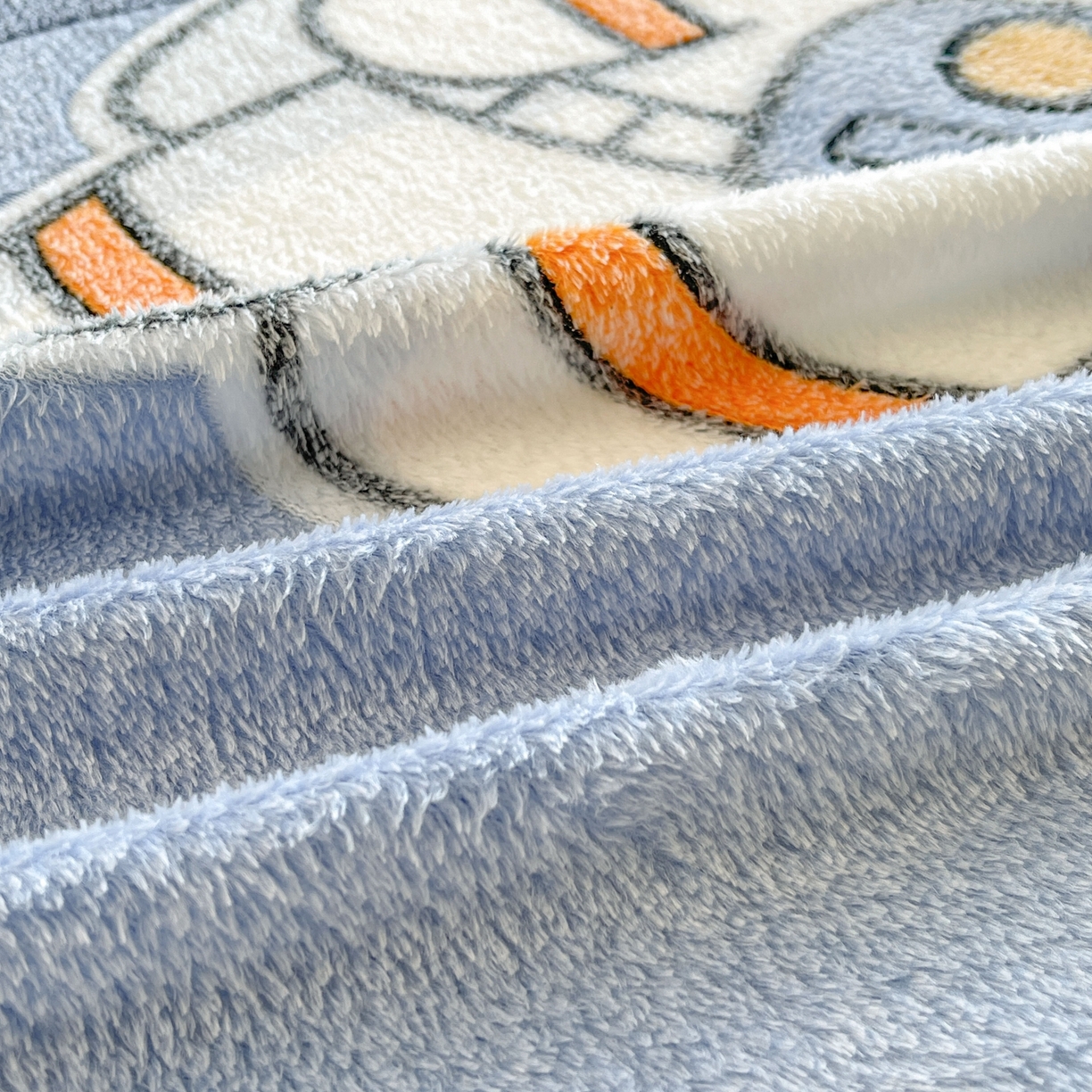 91家纺网 家纺一手货源 找家纺 牵梦萦家纺 2025新款雪花绒立体包边床笠 宇航员