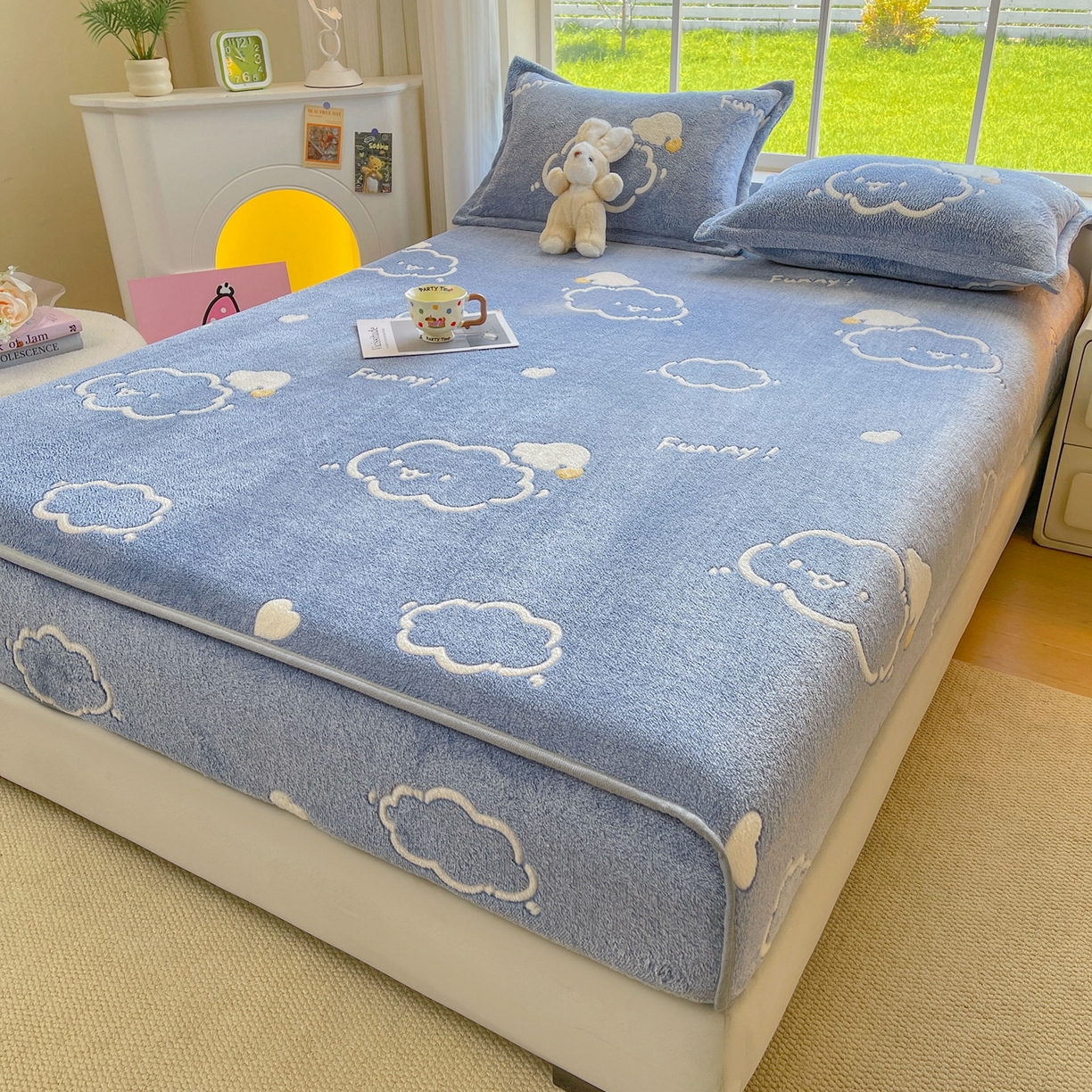 91家纺网 家纺一手货源 找家纺 牵梦萦家纺 2025新款雪花绒立体包边床笠 云朵