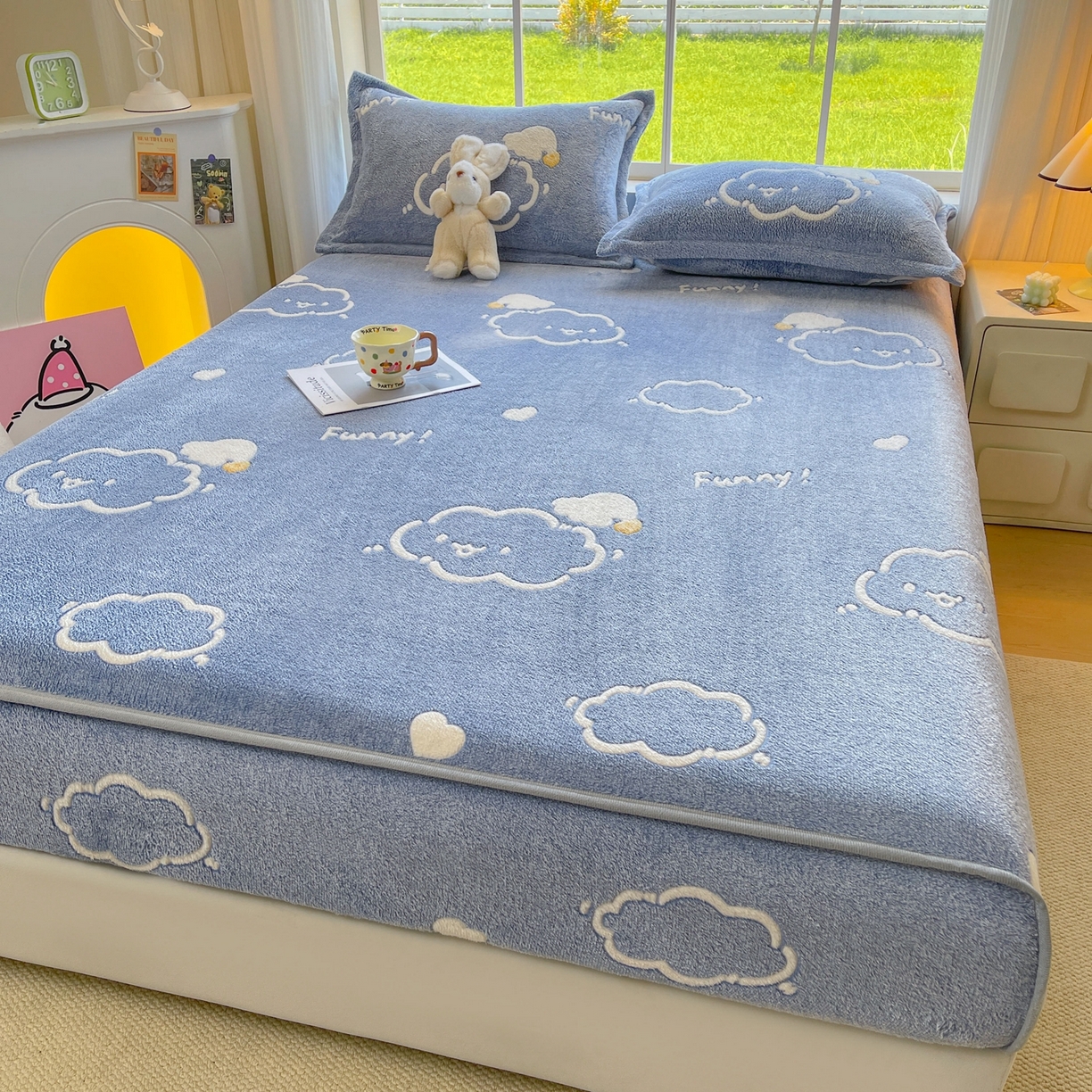 91家纺网 家纺一手货源 找家纺 牵梦萦家纺 2025新款雪花绒立体包边床笠 云朵