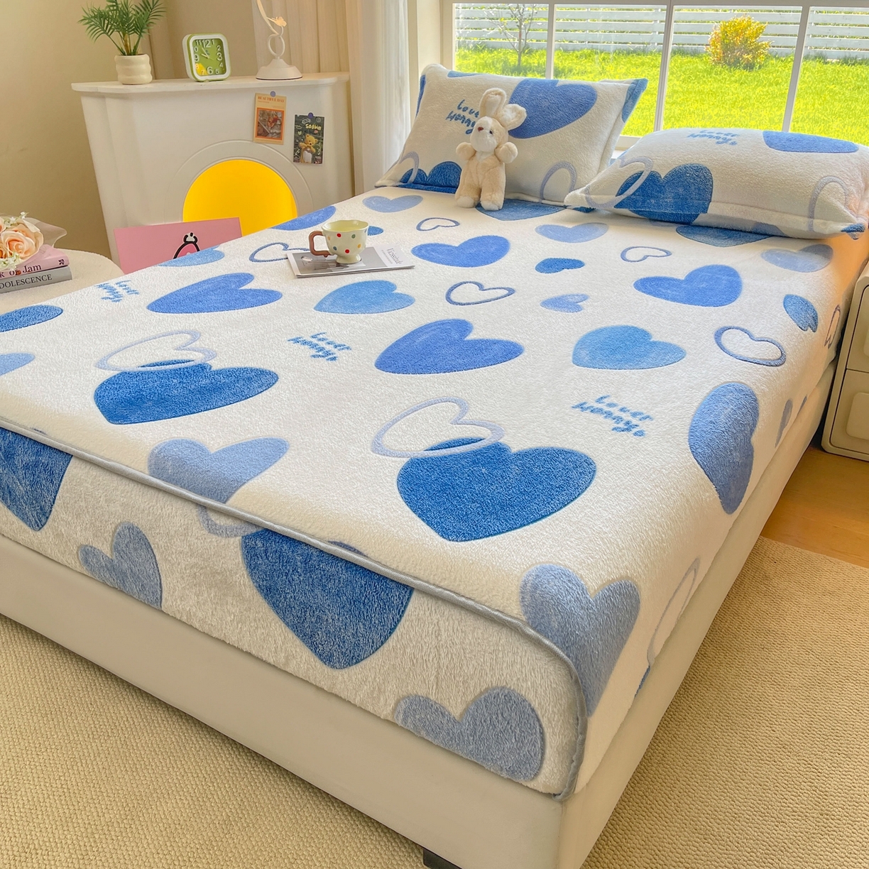 91家纺网 家纺一手货源 找家纺 牵梦萦家纺 2025新款雪花绒立体包边床笠 真爱心语