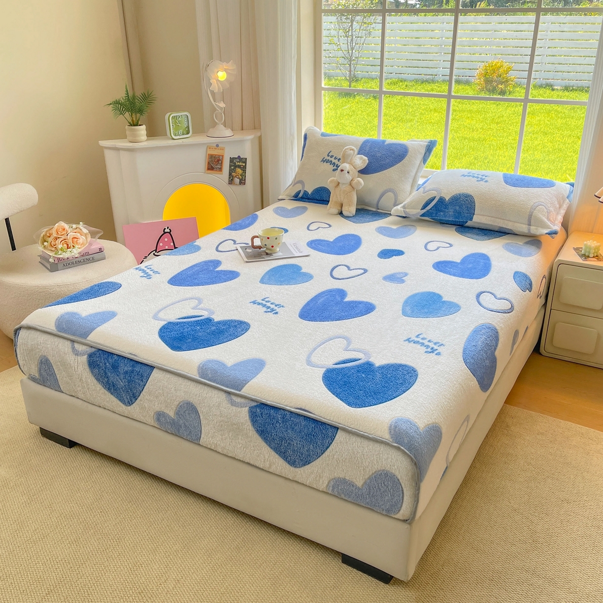 91家纺网 家纺一手货源 找家纺 牵梦萦家纺 2025新款雪花绒立体包边床笠 真爱心语