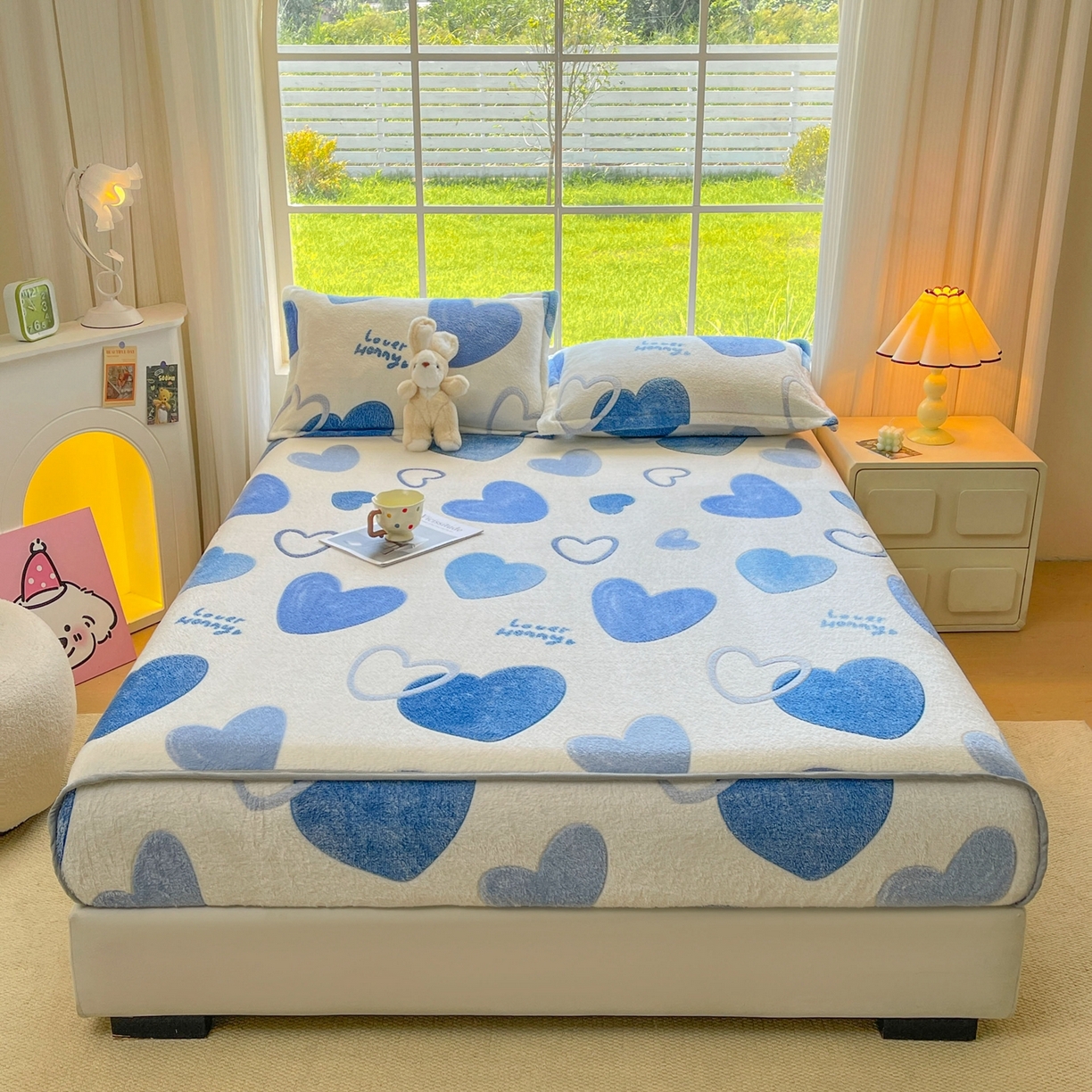 91家纺网 家纺一手货源 找家纺 牵梦萦家纺 2025新款雪花绒立体包边床笠 真爱心语