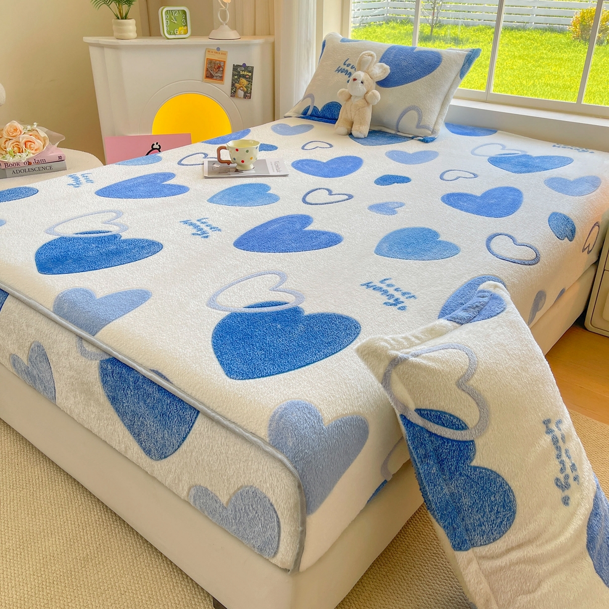 91家纺网 家纺一手货源 找家纺 牵梦萦家纺 2025新款雪花绒立体包边床笠 真爱心语