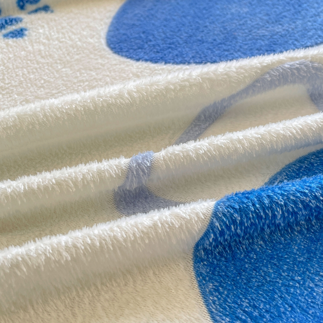 91家纺网 家纺一手货源 找家纺 牵梦萦家纺 2025新款雪花绒立体包边床笠 真爱心语