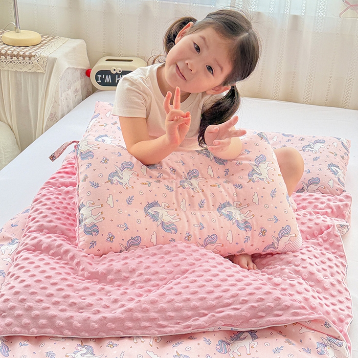 91家纺网 家纺一手货源 找家纺 十九色 2025新款亲肤舒适活套可拆全棉豆豆绒儿童睡袋防踢被 飞马