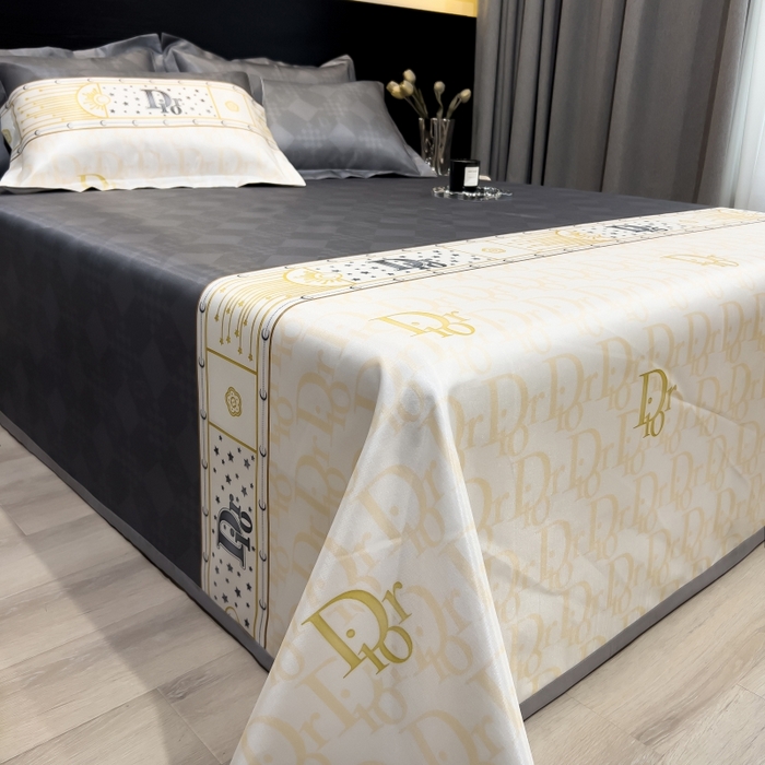 91家纺网 家纺一手货源 找家纺 梵克保罗 2025新款冰丝凉席床单款凉席三件套 迪奥