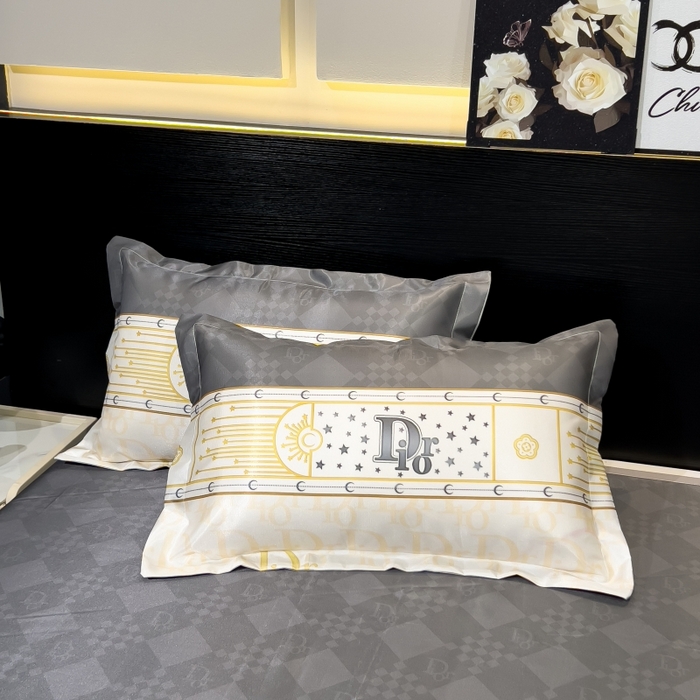 91家纺网 家纺一手货源 找家纺 梵克保罗 2025新款冰丝凉席床单款凉席三件套 迪奥