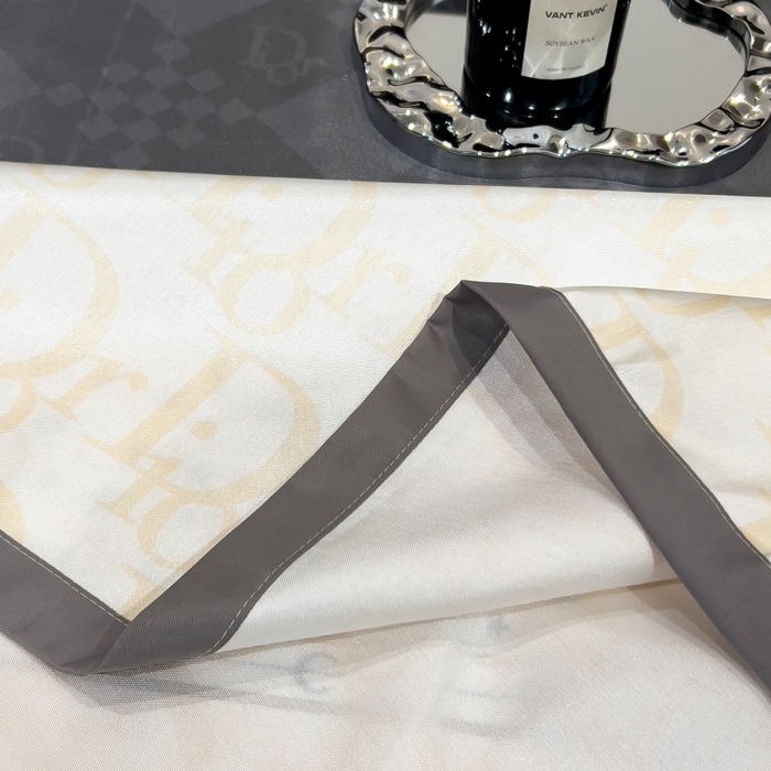 91家纺网 家纺一手货源 找家纺 梵克保罗 2025新款冰丝凉席床单款凉席三件套 迪奥