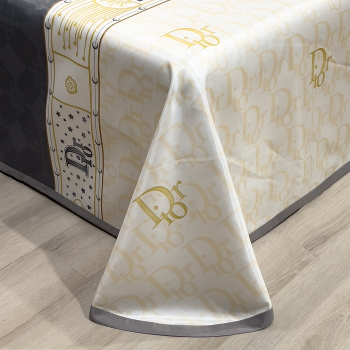 91家纺网 家纺一手货源 找家纺 梵克保罗 2025新款冰丝凉席床单款凉席三件套 迪奥