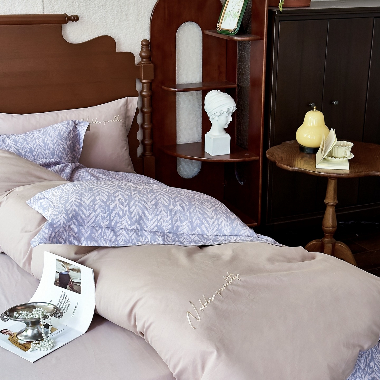 91家纺网 家纺一手货源 找家纺 由丽家纺 2025新款亲肤全棉纯棉磨毛印加绣四件套 花序-灰