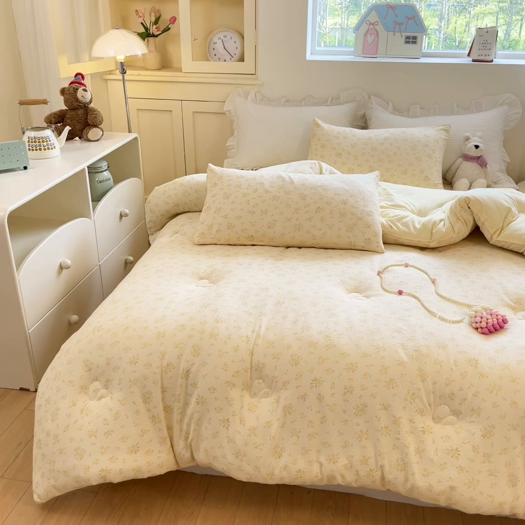 91家纺网 家纺一手货源 找家纺 大彩家居 2025新款水洗皱皱纱大豆被春秋被冬被 花海