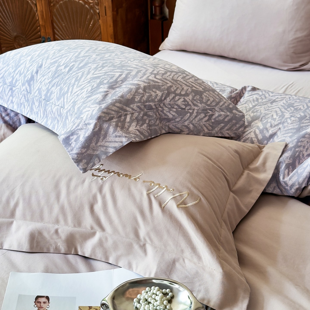 91家纺网 家纺一手货源 找家纺 由丽家纺 2025新款亲肤全棉纯棉磨毛印加绣四件套 花序-灰