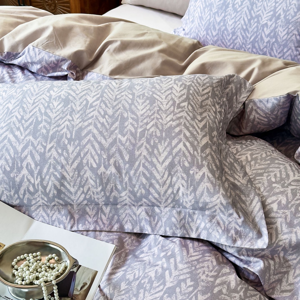 91家纺网 家纺一手货源 找家纺 由丽家纺 2025新款亲肤全棉纯棉磨毛印加绣四件套 花序-灰