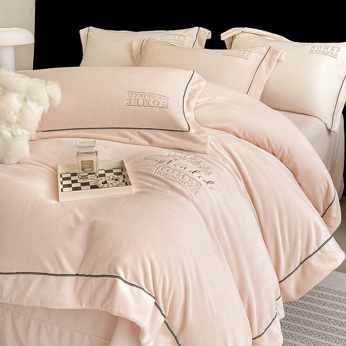 91家纺网 家纺一手货源 找家纺 （总）席之家 2025新款75D高克重雅丝绒全消光A类母婴级280克雅丝绒四件套-皇冠