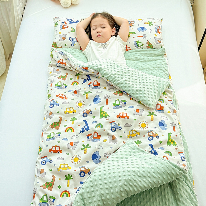 91家纺网 家纺一手货源 找家纺 十九色 2025新款亲肤舒适活套可拆全棉豆豆绒儿童睡袋防踢被 玩具车