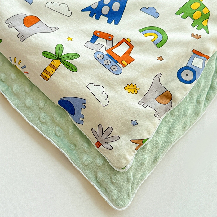 91家纺网 家纺一手货源 找家纺 十九色 2025新款亲肤舒适活套可拆全棉豆豆绒儿童睡袋防踢被 玩具车