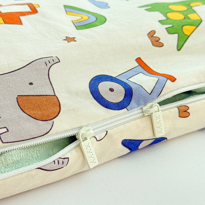 91家纺网 家纺一手货源 找家纺 十九色 2025新款亲肤舒适活套可拆全棉豆豆绒儿童睡袋防踢被 玩具车