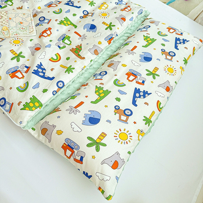 91家纺网 家纺一手货源 找家纺 十九色 2025新款亲肤舒适活套可拆全棉豆豆绒儿童睡袋防踢被 玩具车