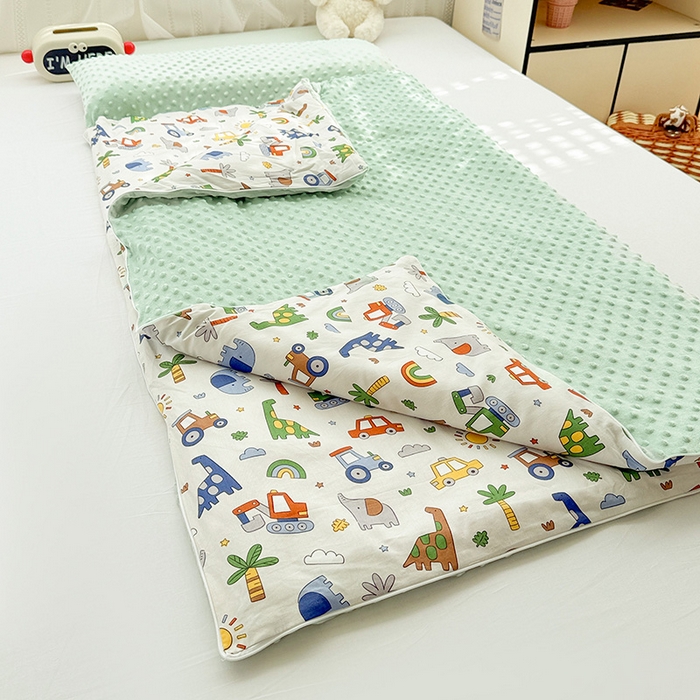 91家纺网 家纺一手货源 找家纺 十九色 2025新款亲肤舒适活套可拆全棉豆豆绒儿童睡袋防踢被 玩具车