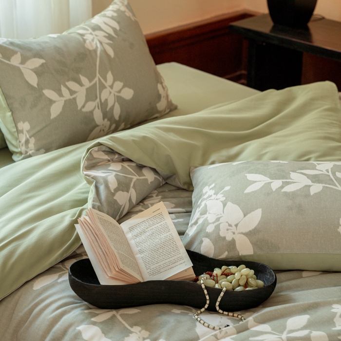 91家纺网 家纺一手货源 找家纺 眷恋家纺 2025新款全棉贡缎磨毛数码印花四件套 池影-绿