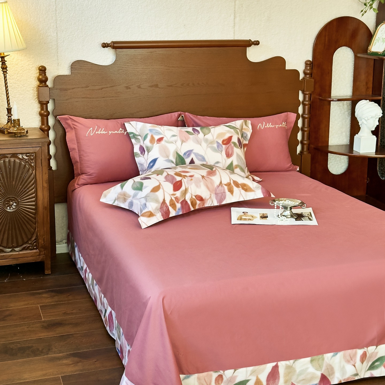 91家纺网 家纺一手货源 找家纺 由丽家纺 2025新款亲肤全棉纯棉磨毛印加绣四件套 景秋-红