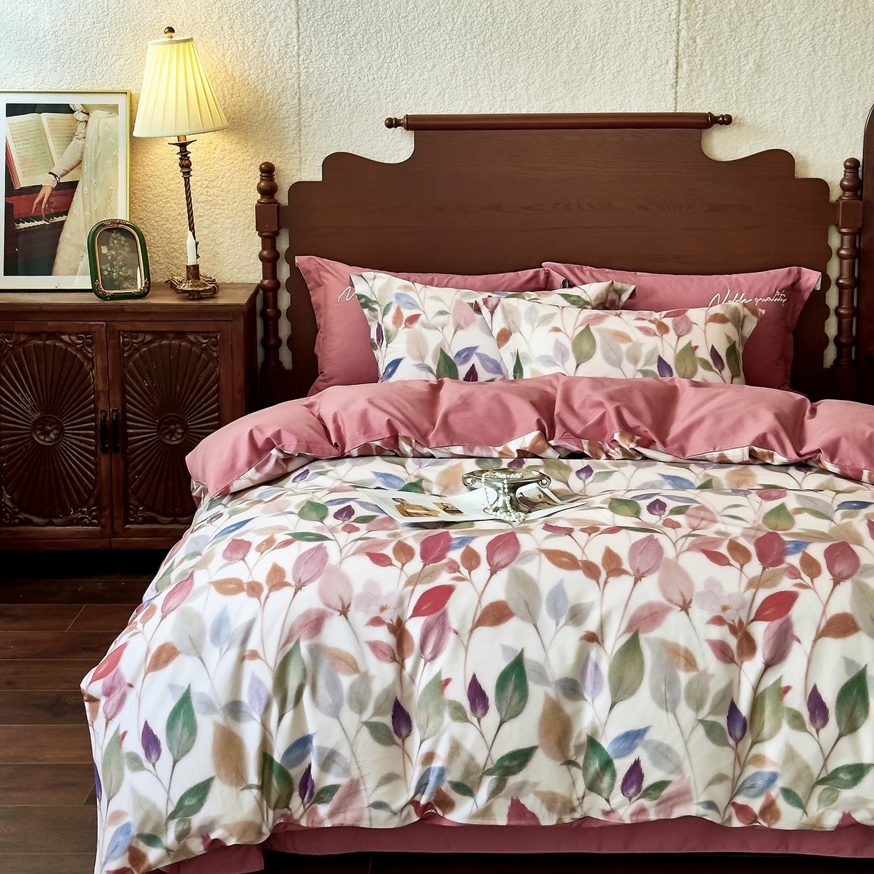 91家纺网 家纺一手货源 找家纺 由丽家纺 2025新款亲肤全棉纯棉磨毛印加绣四件套 景秋-红