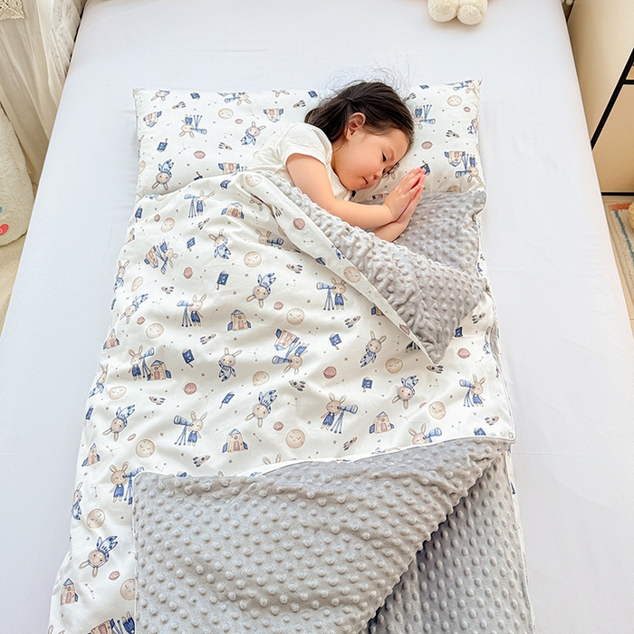 91家纺网 家纺一手货源 找家纺 十九色 2025新款亲肤舒适活套可拆全棉豆豆绒儿童睡袋防踢被 望远镜