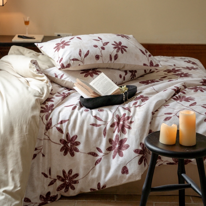 91家纺网 家纺一手货源 找家纺 眷恋家纺 2025新款全棉贡缎磨毛数码印花四件套 花解语-红