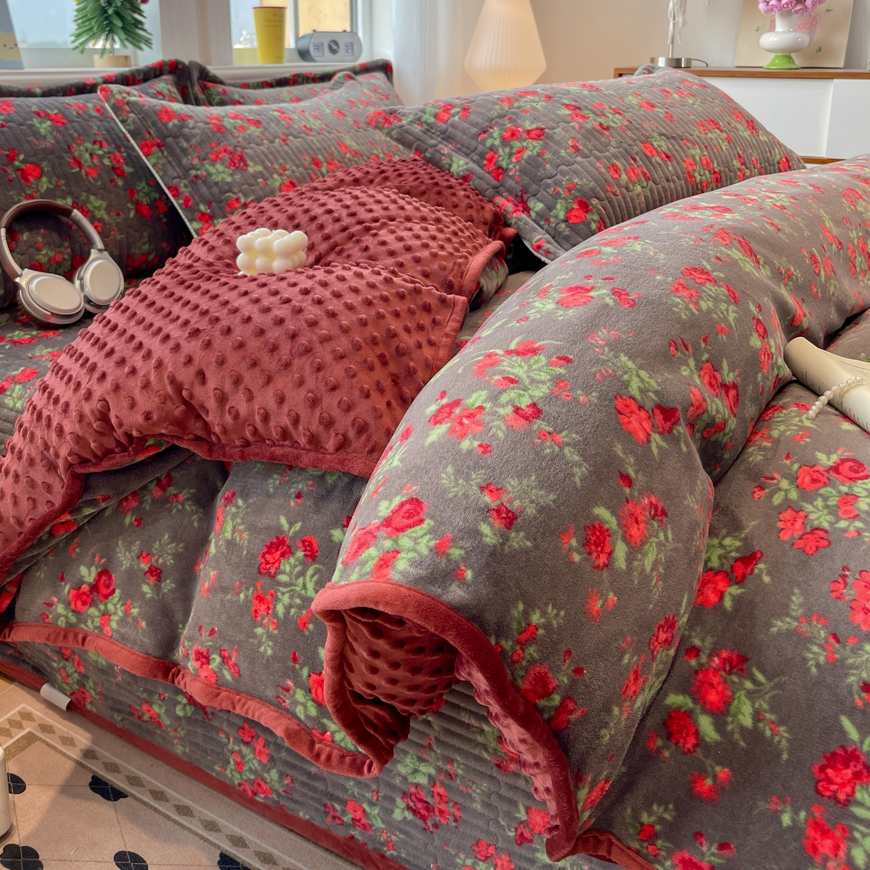 91家纺网 家纺一手货源 找家纺 （总）元熙 2025新款印花小清新韩国绒牛奶绒豆豆床盖四件套